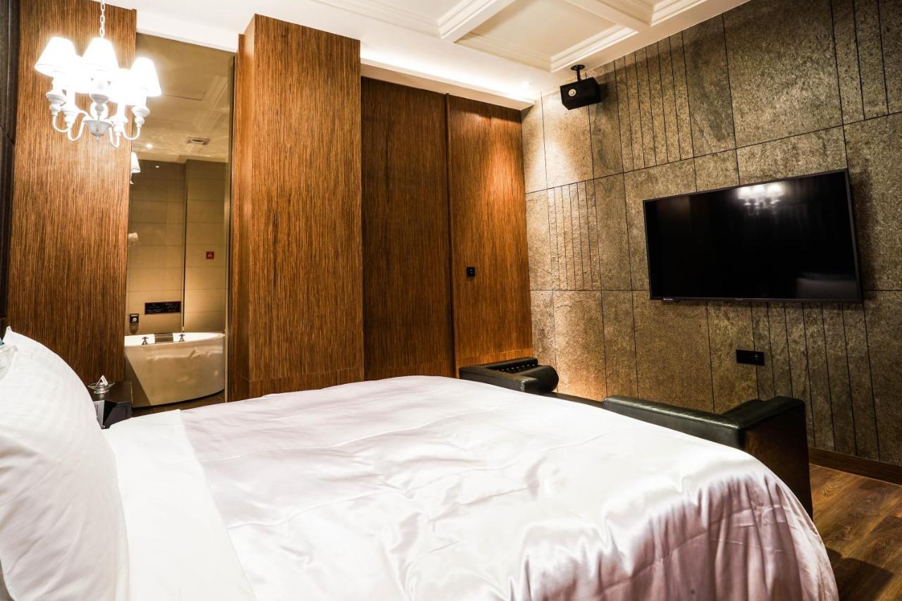 Shu Xin Motel Nantou Luaran gambar